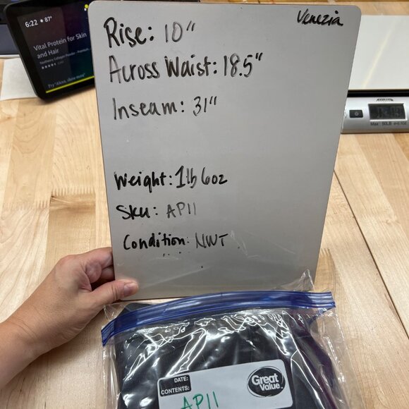 Venezia Mid Rise Straight Jeans Dark Wash Size 16 NWT - Picture 9 of 9